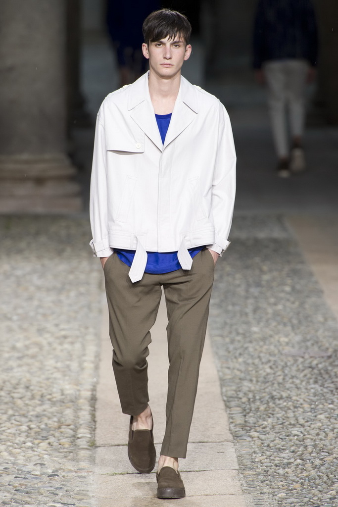 Neil Barrett 13bDƬ