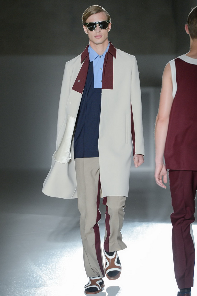 Prada 13bDƬ