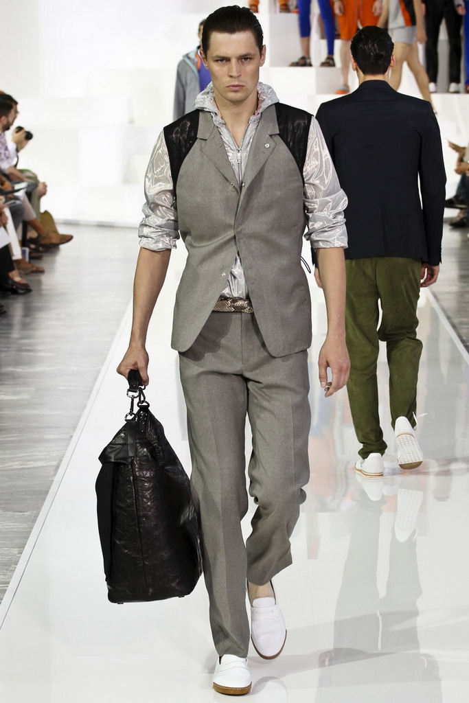 Dirk Bikkemberg 13bDƬ