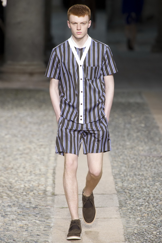 Neil Barrett 13bDƬ