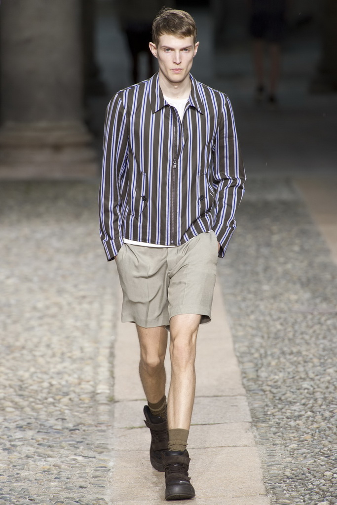Neil Barrett 13bDƬ