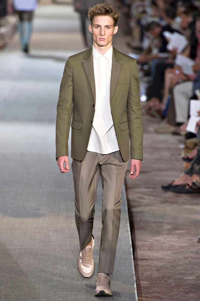 Valentino 13bDƬ