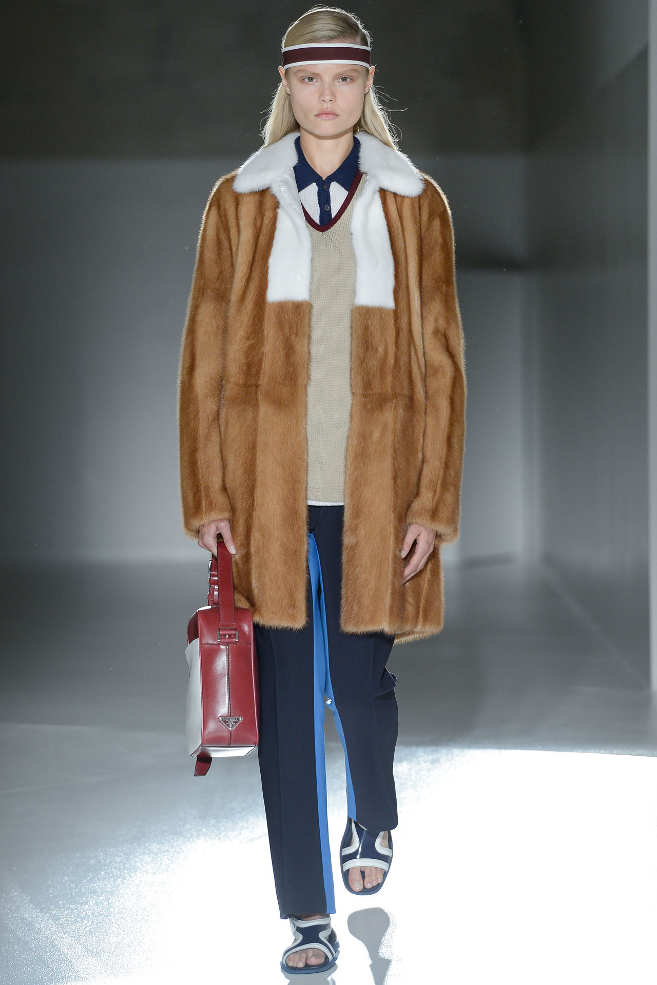 Prada 13bDƬ