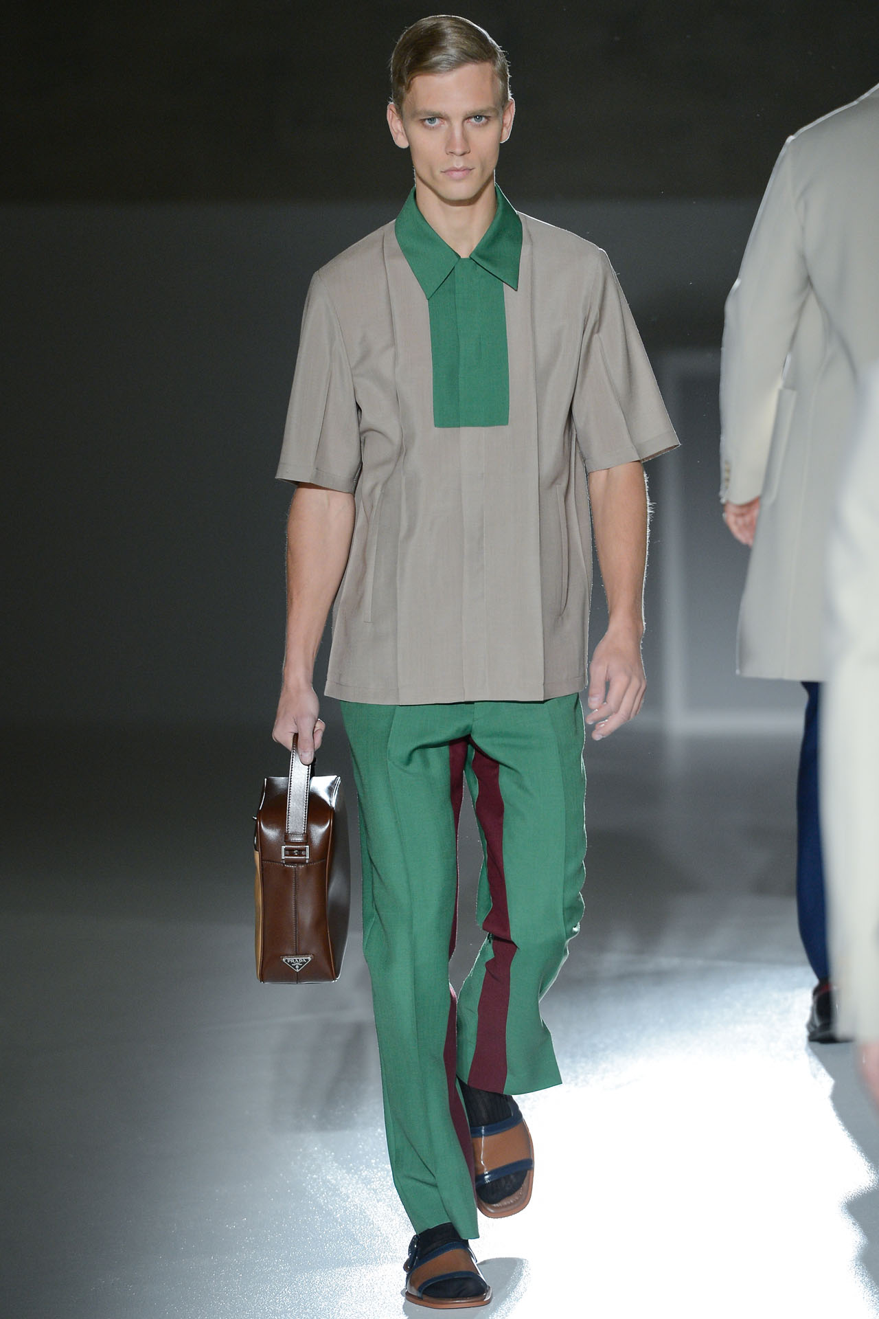 Prada 13bDƬ