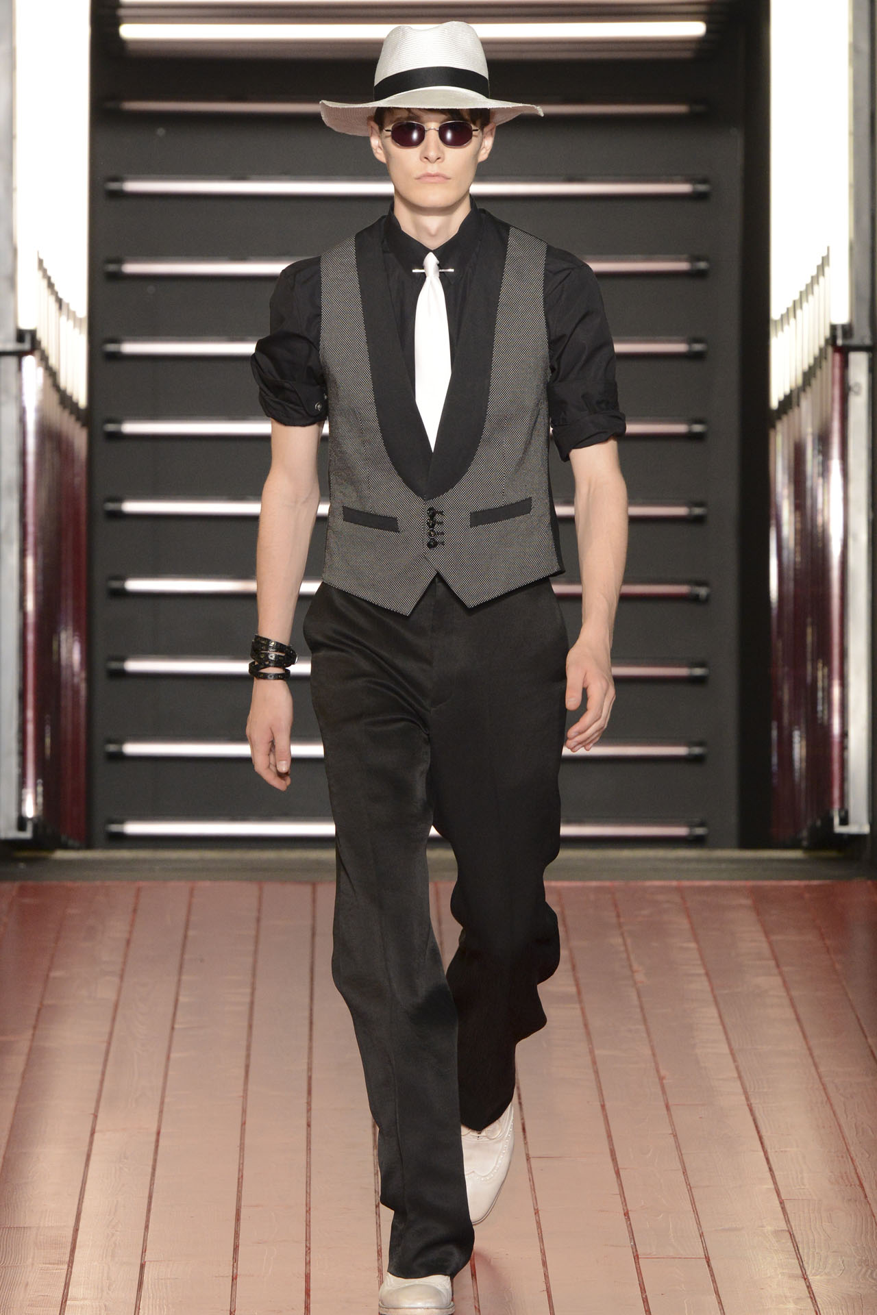 John Varvatos 13bDƬ
