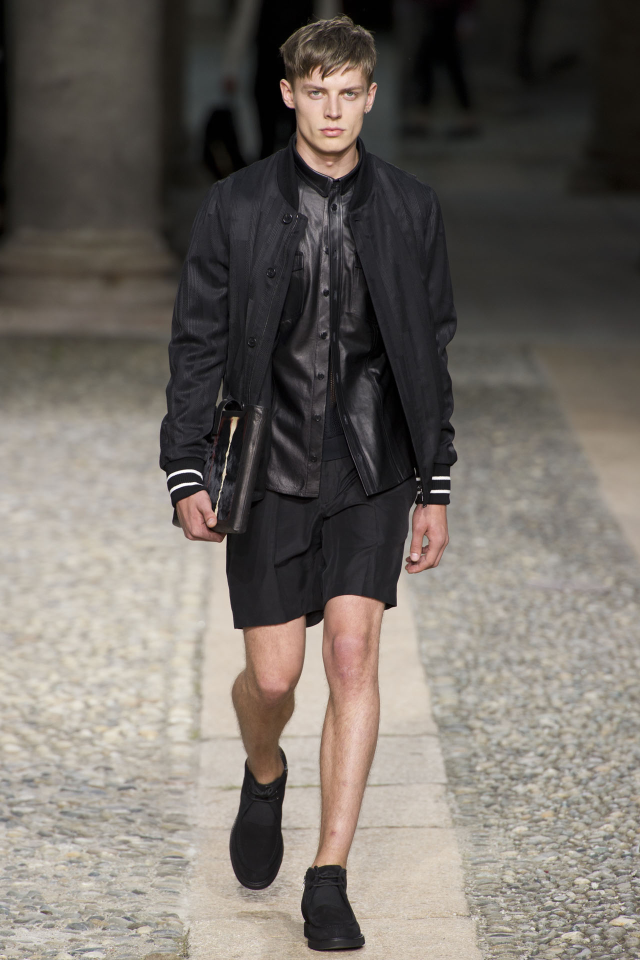 Neil Barrett 13bDƬ