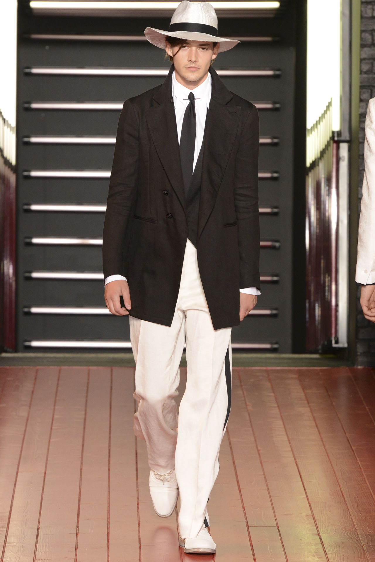 John Varvatos 13bDƬ