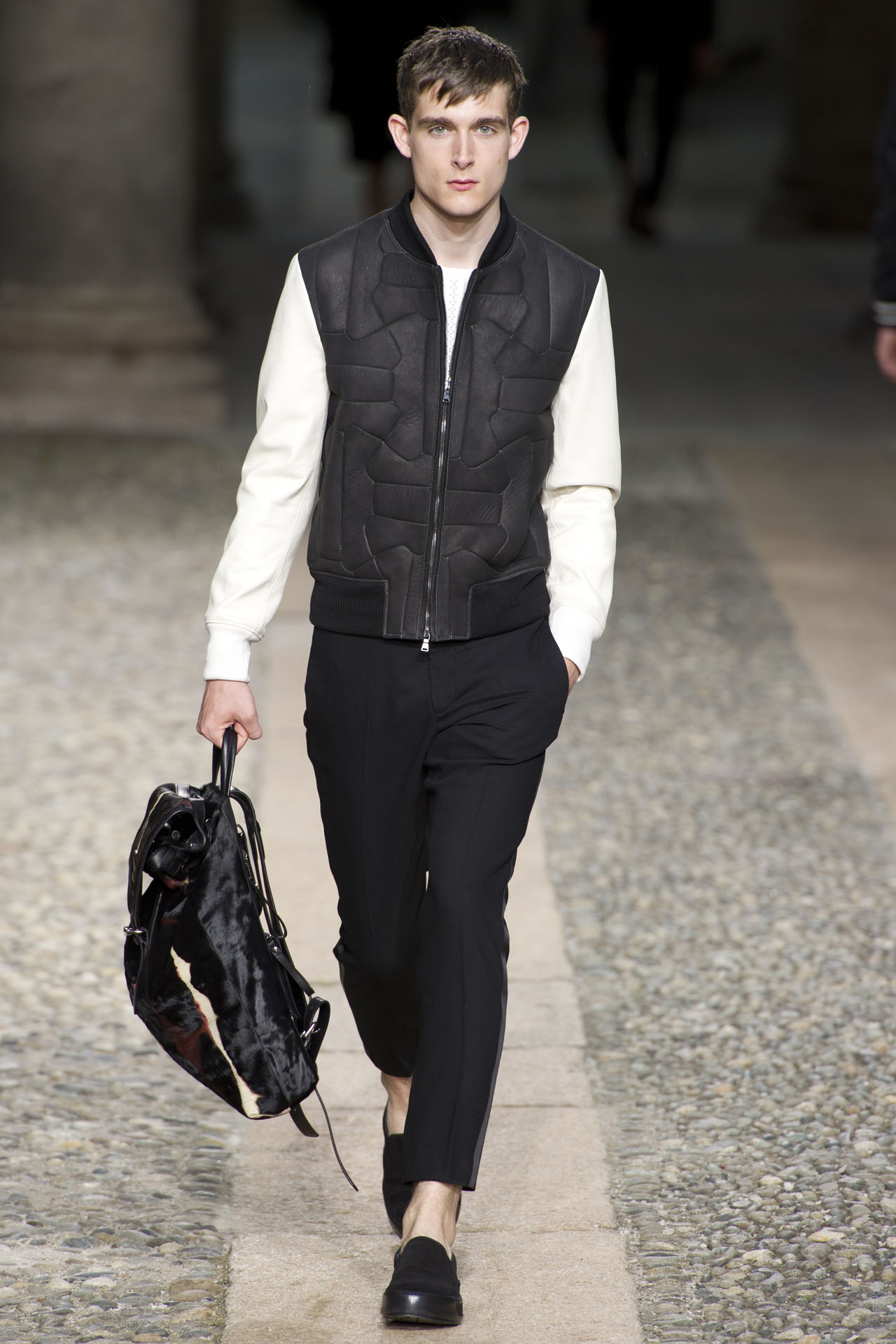 Neil Barrett 13bDƬ