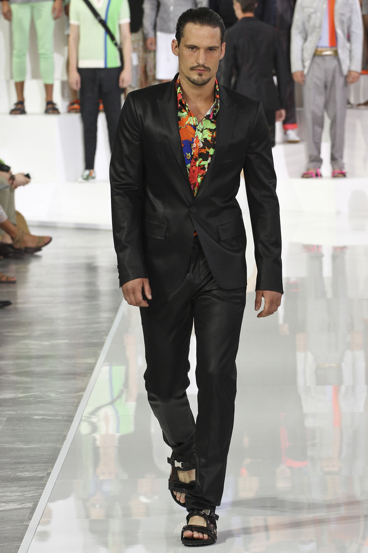 Dirk Bikkemberg 13bDƬ