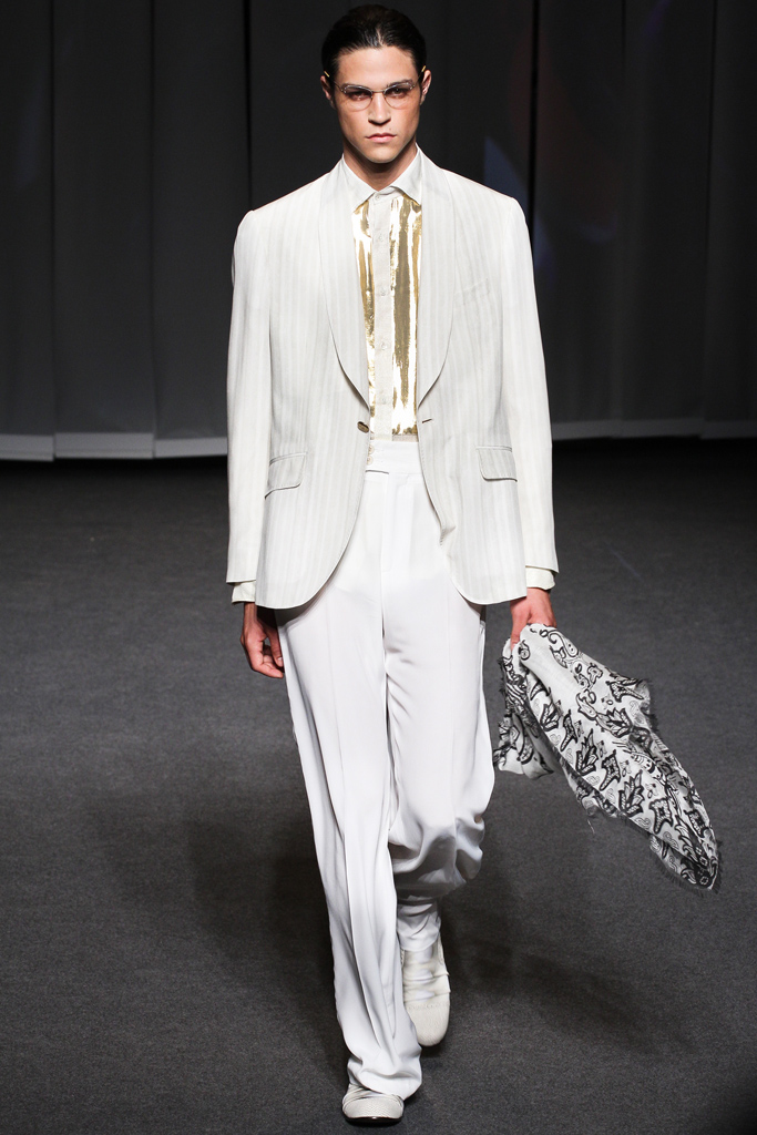 Etro 13bDƬ