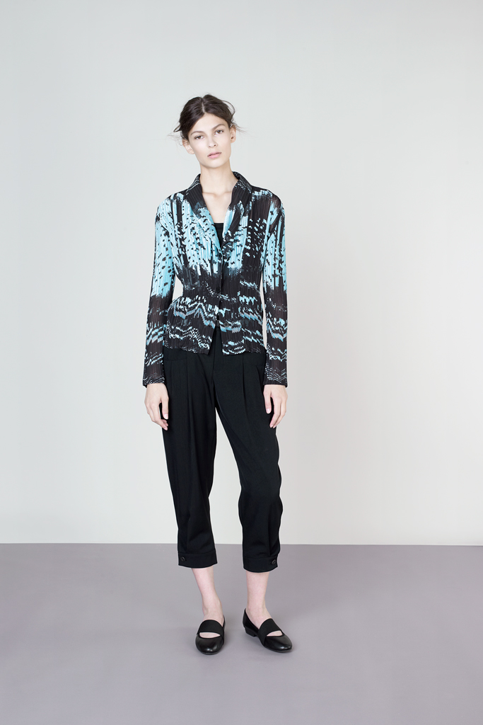 Issey Miyake 13紺DƬ