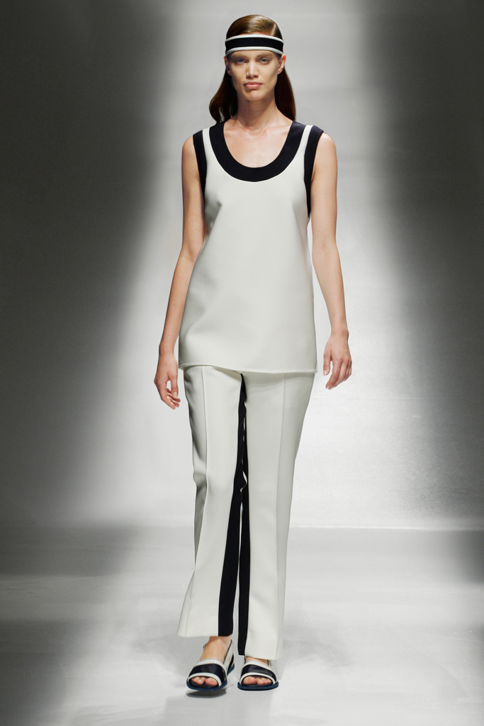 Prada 13紺DƬ