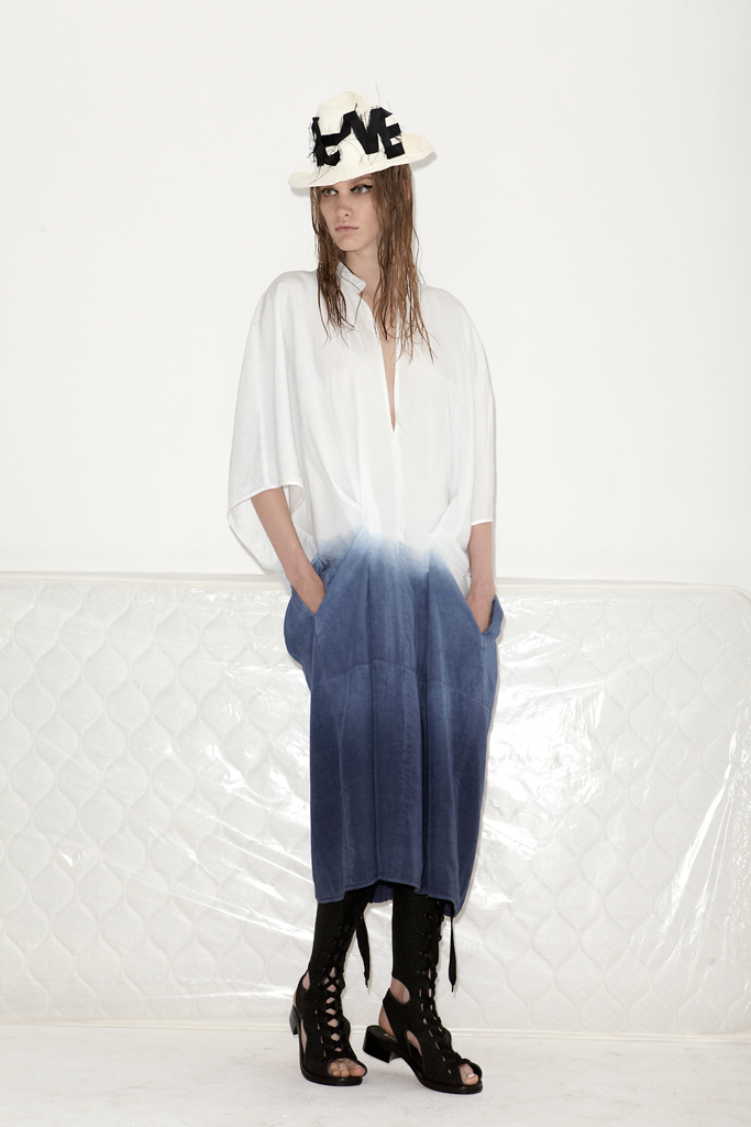 Acne 13紺DƬ