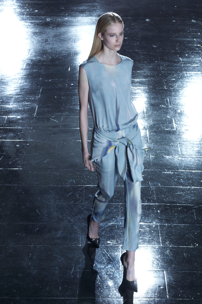 Theyskens Theory 13紺DƬ
