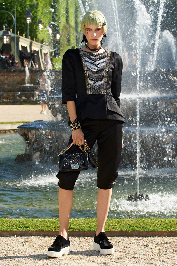 Chanel 13紺DƬ