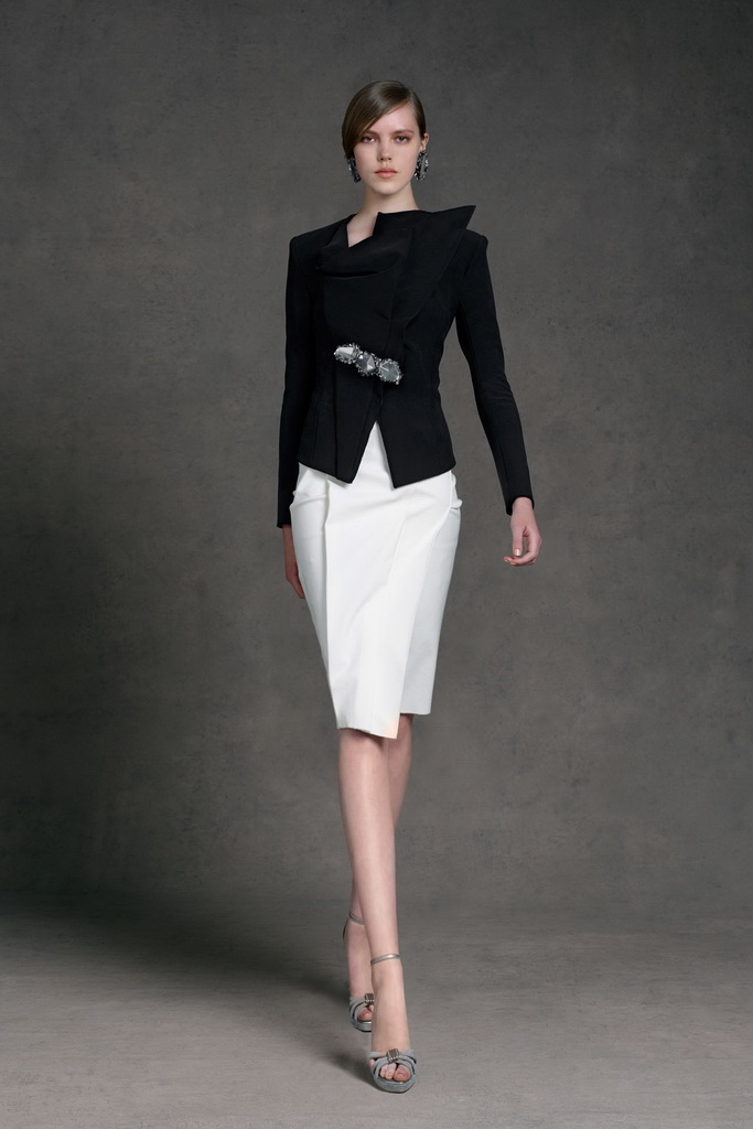 Donna Karan 13紺DƬ