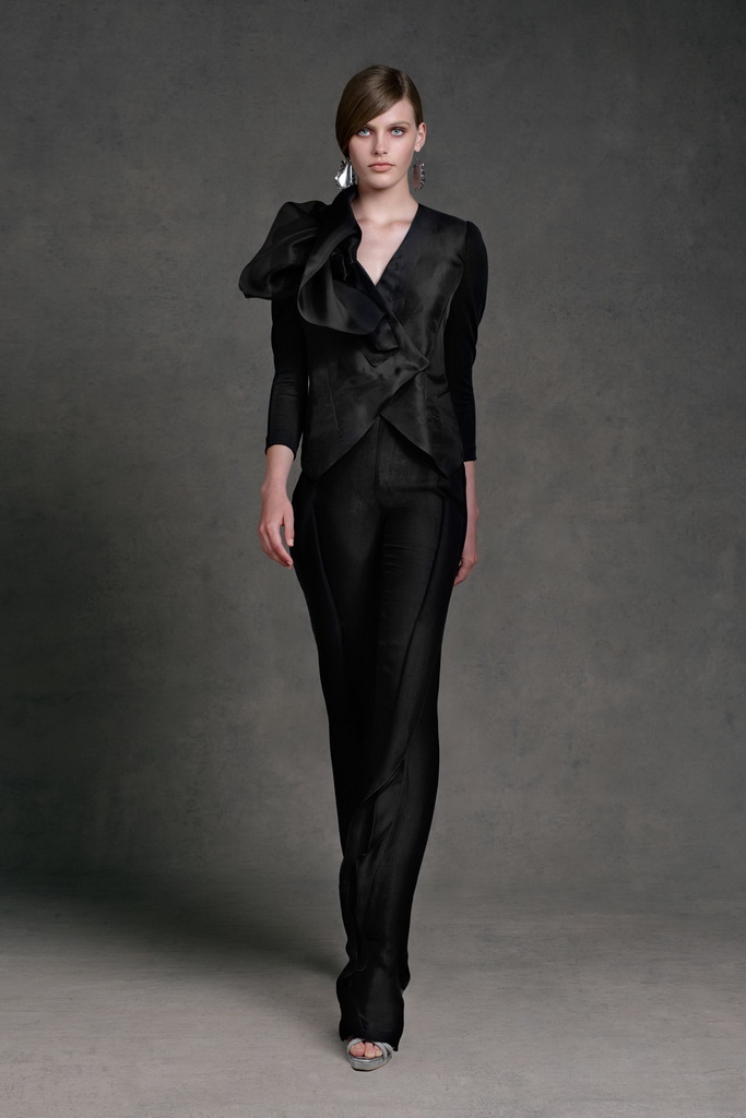 Donna Karan 13紺DƬ