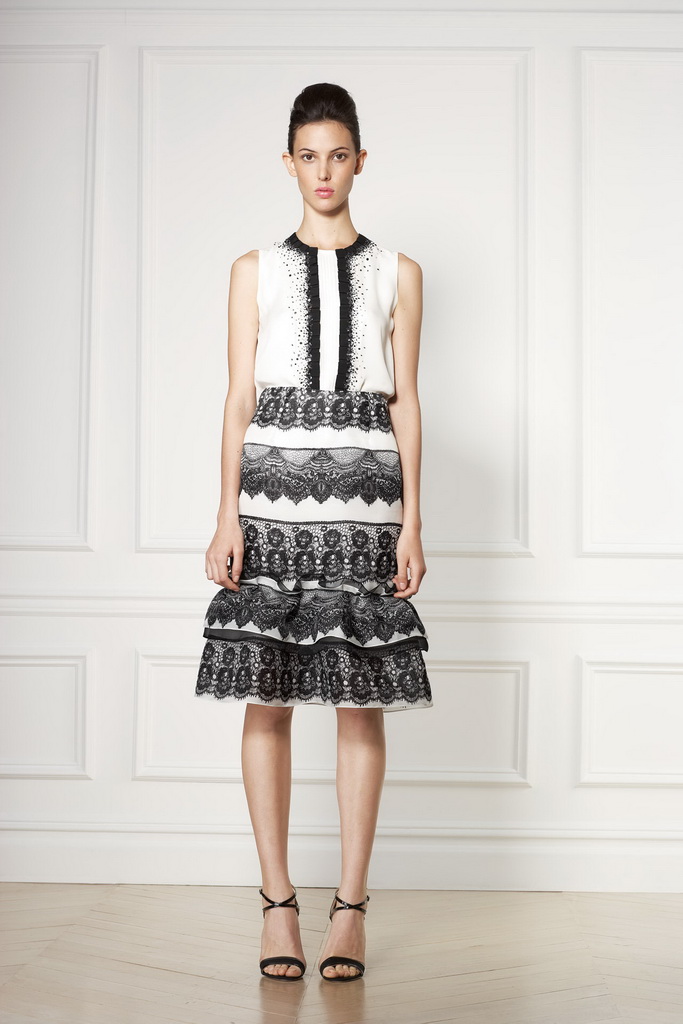 Carolina Herrera 13紺DƬ