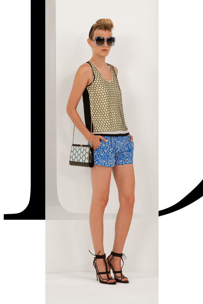 DVF 13紺DƬ