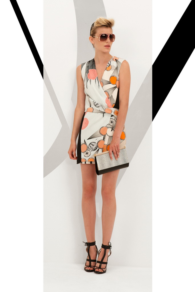 DVF 13紺DƬ