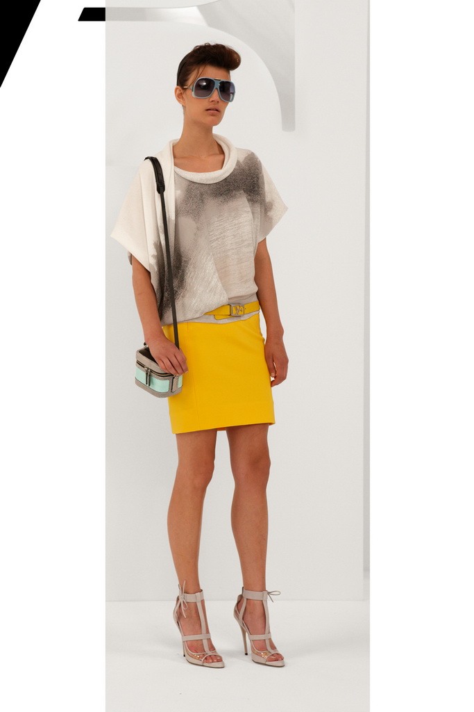 DVF 13紺DƬ