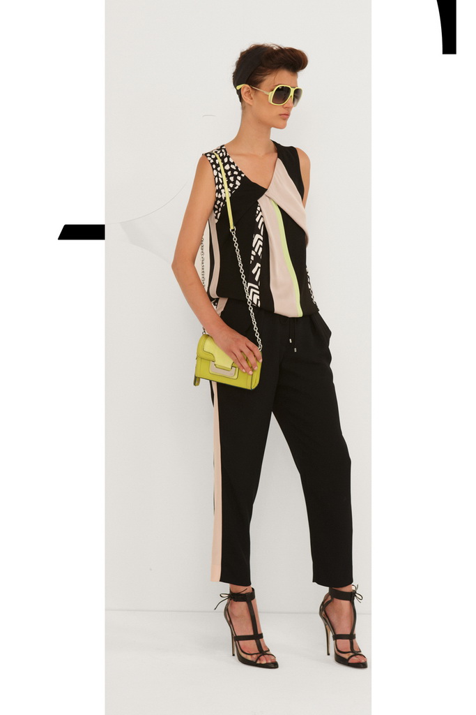 DVF 13紺DƬ