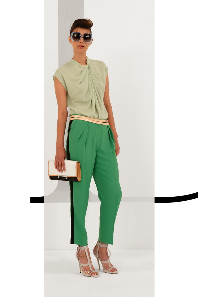 DVF 13紺DƬ