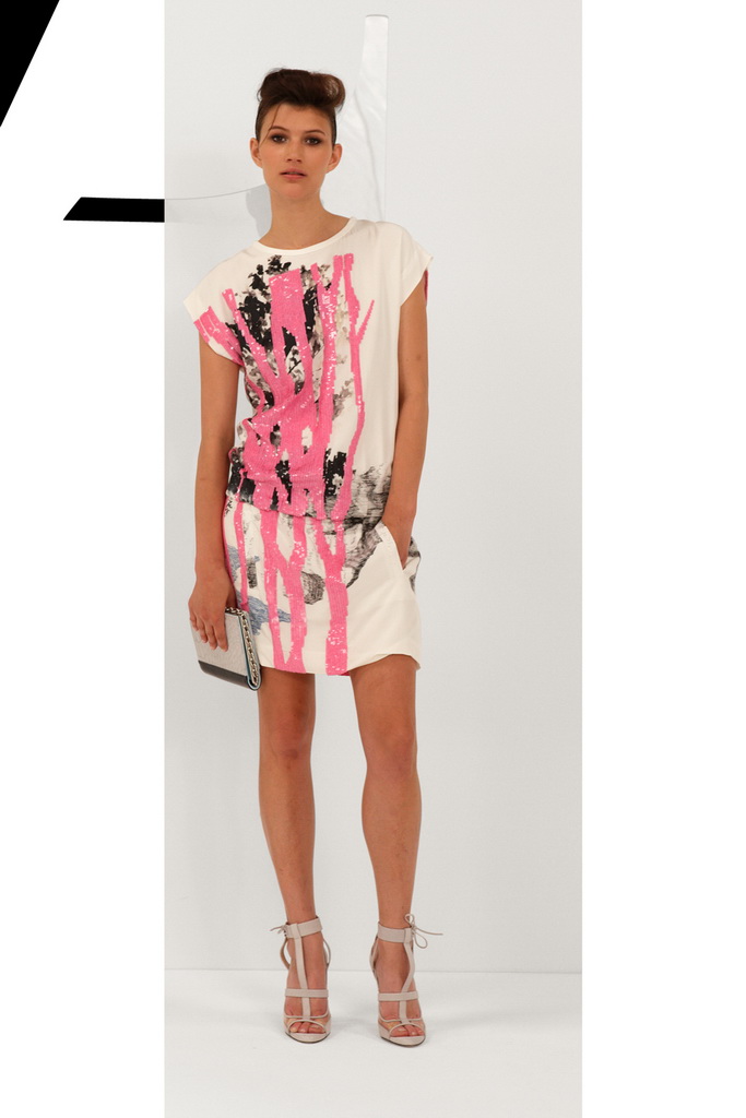 DVF 13紺DƬ