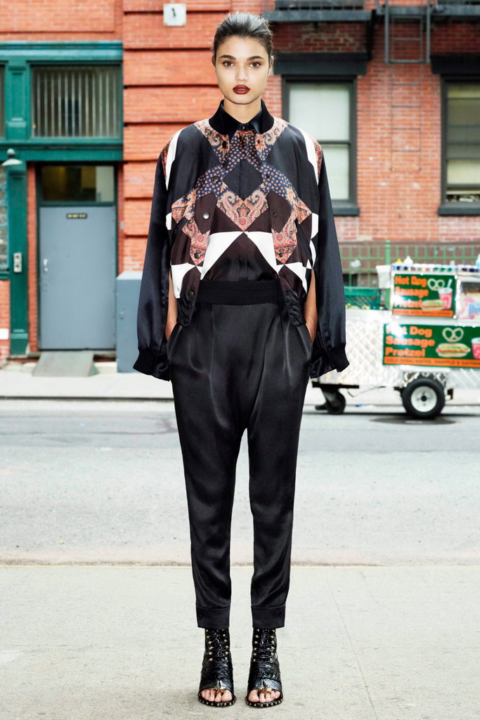 Givenchy 13紺DƬ