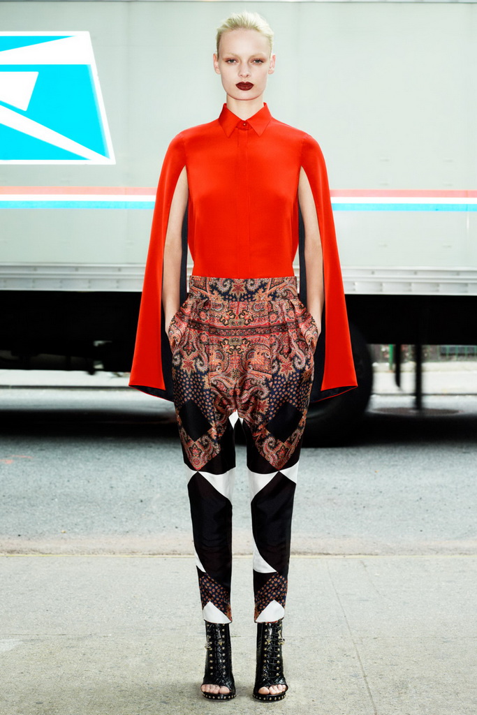 Givenchy 13紺DƬ