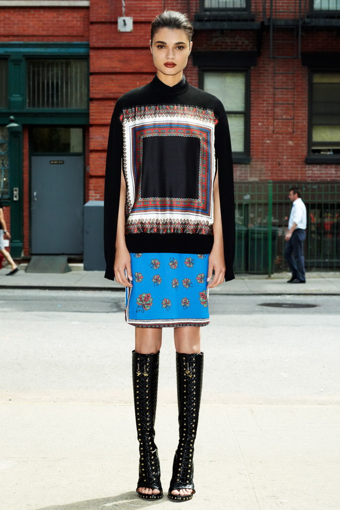 Givenchy 13紺DƬ