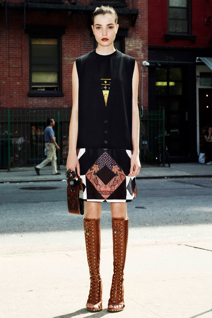 Givenchy 13紺DƬ