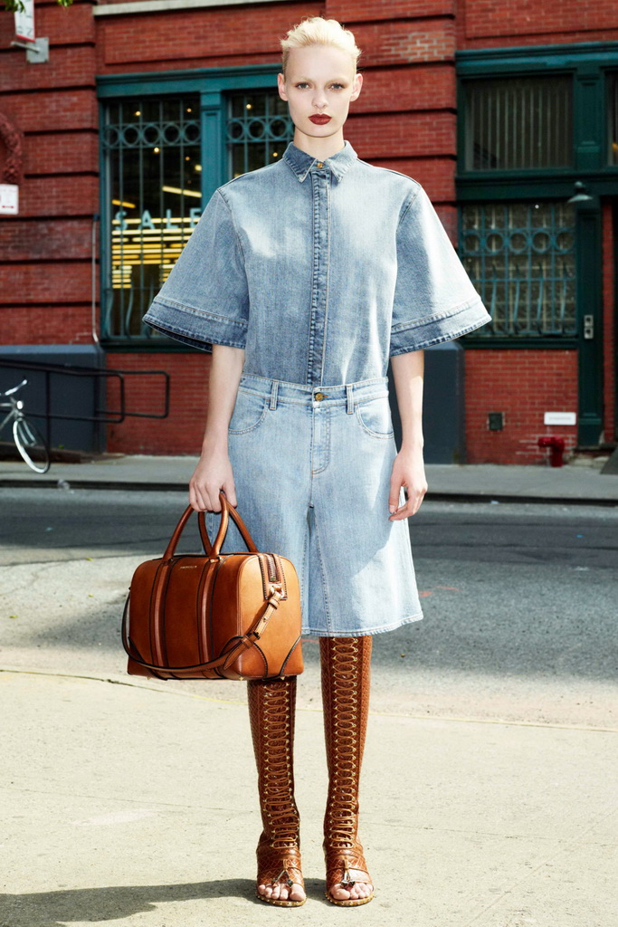 Givenchy 13紺DƬ