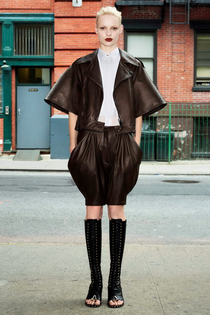 Givenchy 13紺DƬ