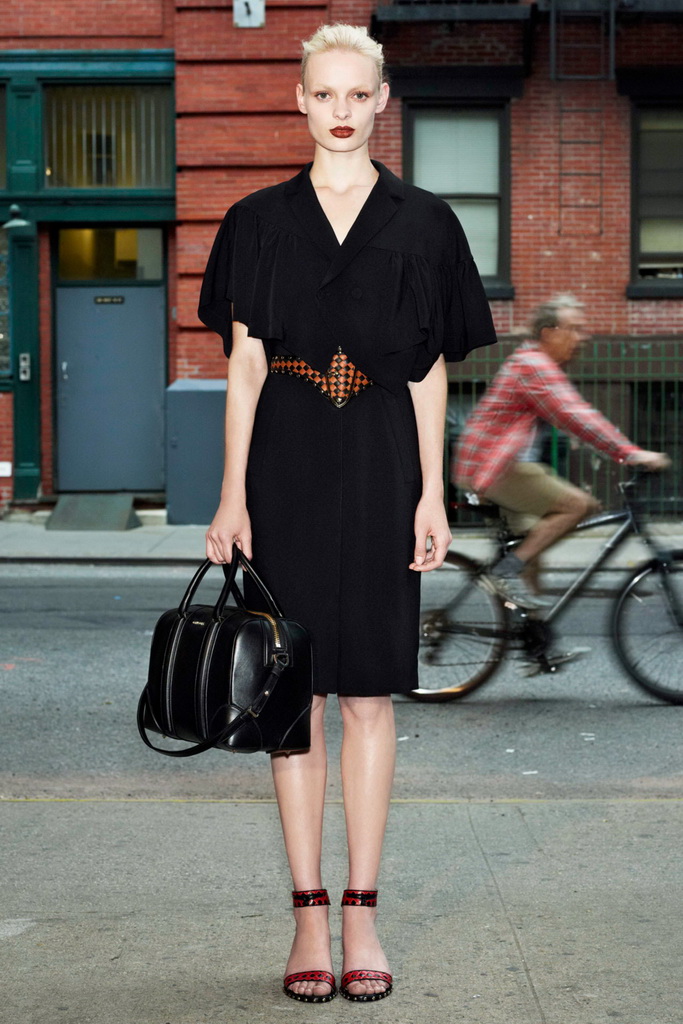 Givenchy 13紺DƬ