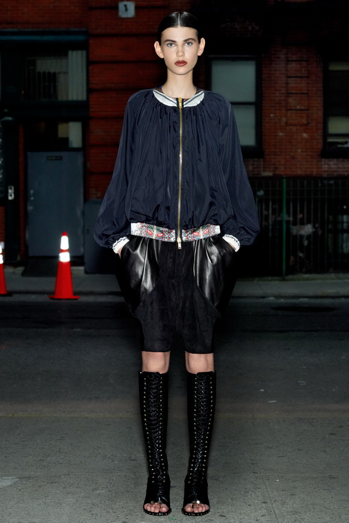 Givenchy 13紺DƬ