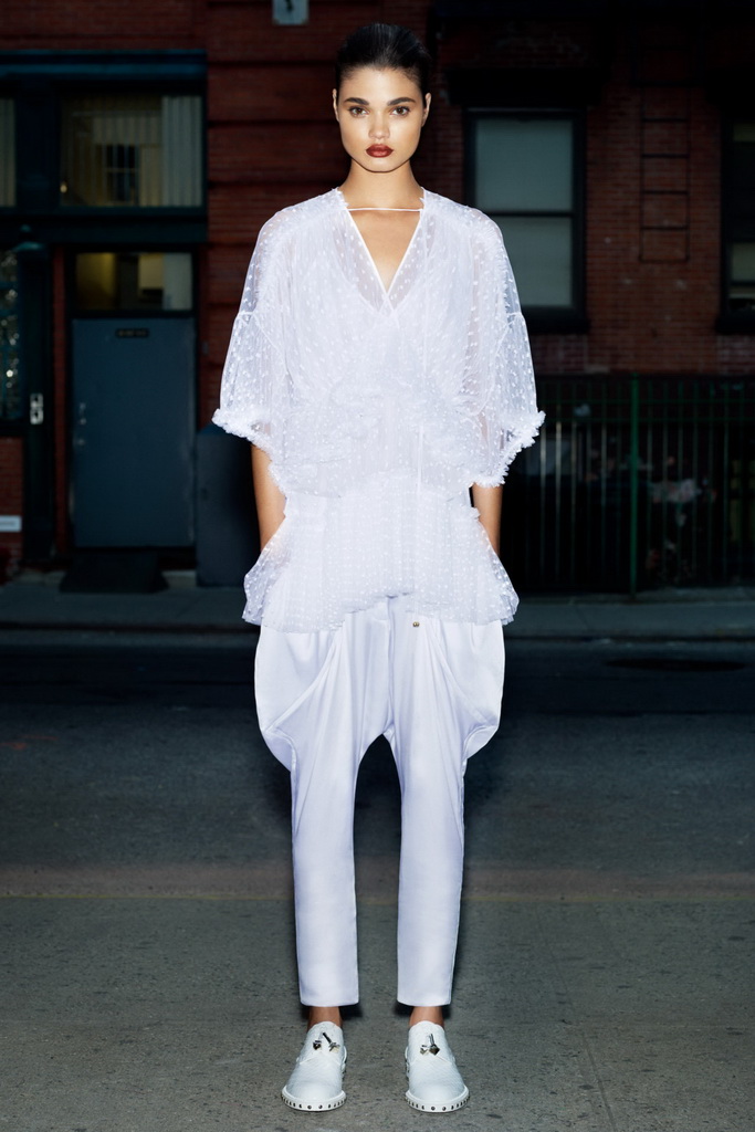 Givenchy 13紺DƬ