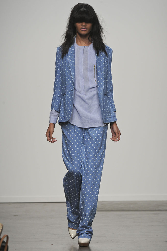 Karen Walker 2013(chng)DƬ