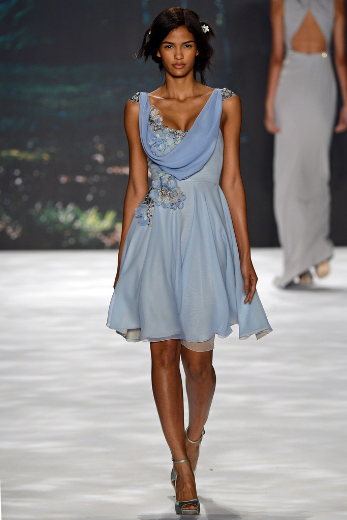 Badgley Mischka 2013(chng)DƬ