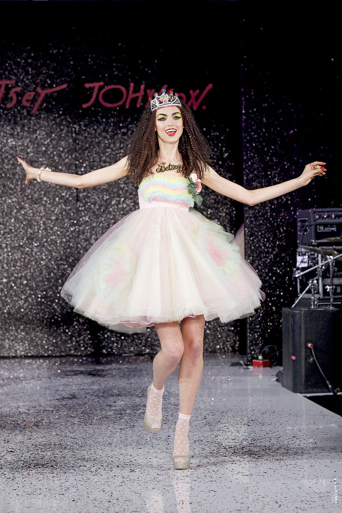 Betsey Johnson 2013DƬ