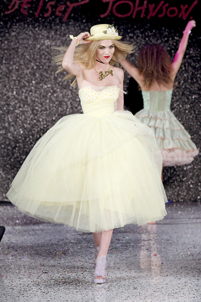 Betsey Johnson 2013DƬ