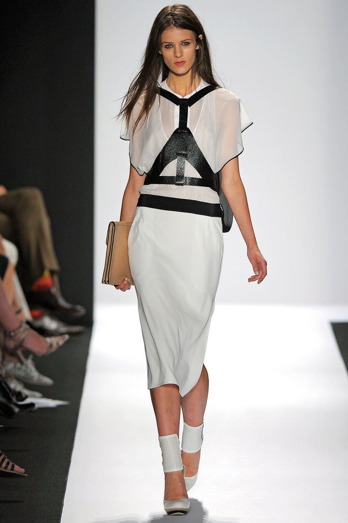 BCBG Max Azria 2013DƬ