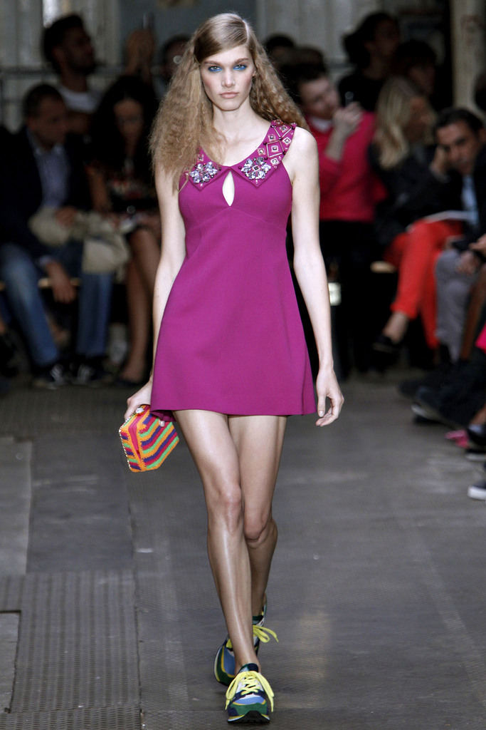 Moschino Cheap And Chic 2013DƬ