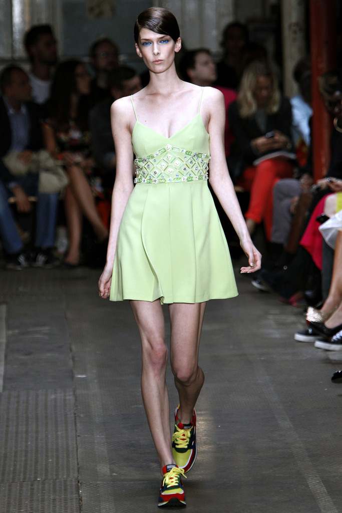Moschino Cheap And Chic 2013DƬ
