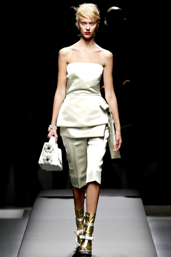 Prada 2013DƬ