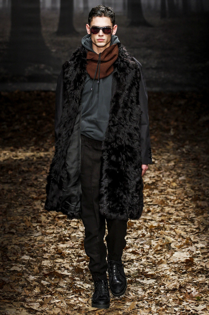 Trussardi 2013ﶬbDDƬ