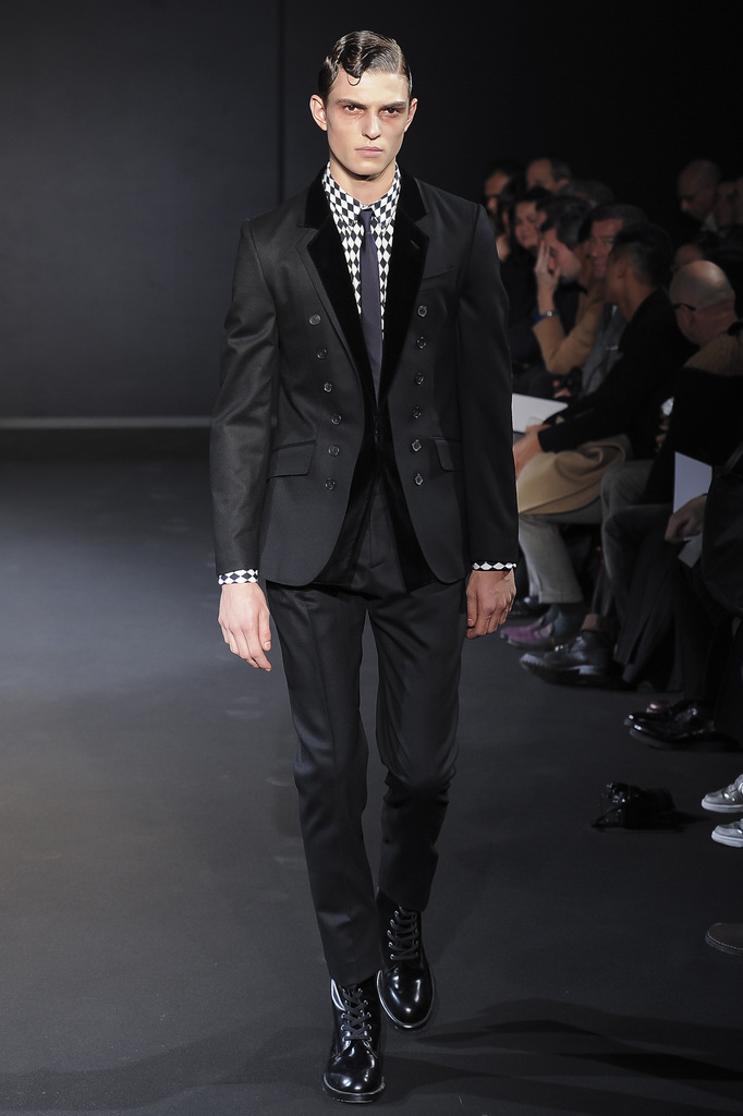 Les Hommes 2013ﶬbDDƬ