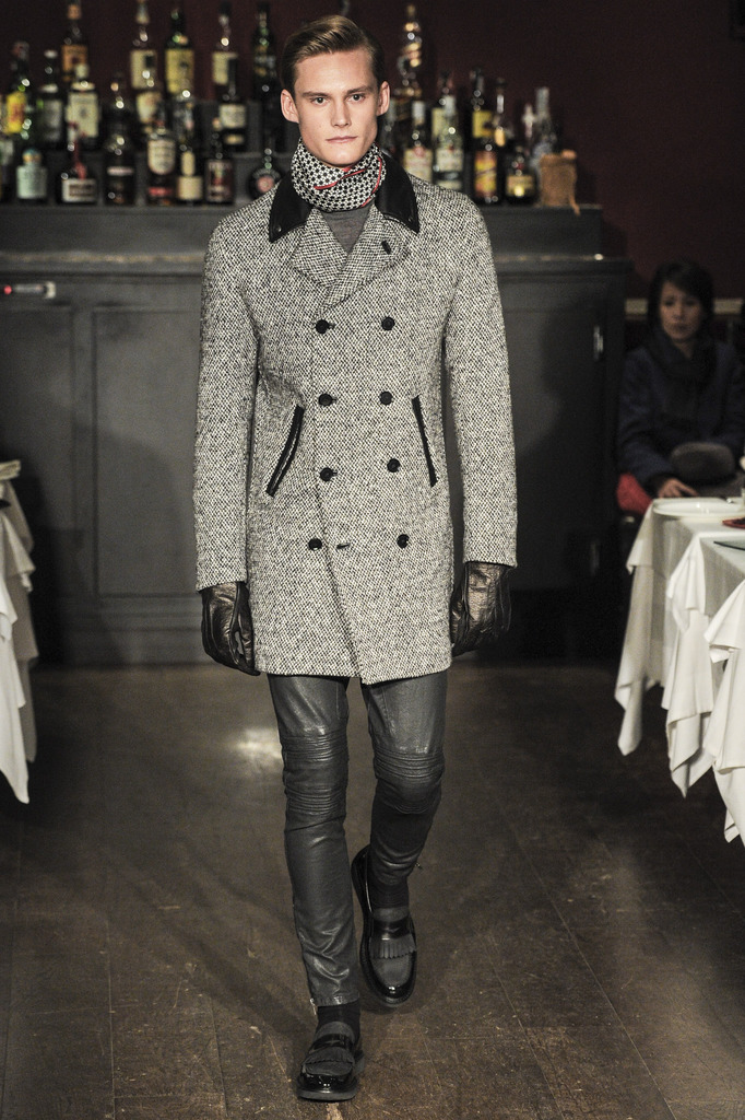 Moschino 2013ﶬbDDƬ