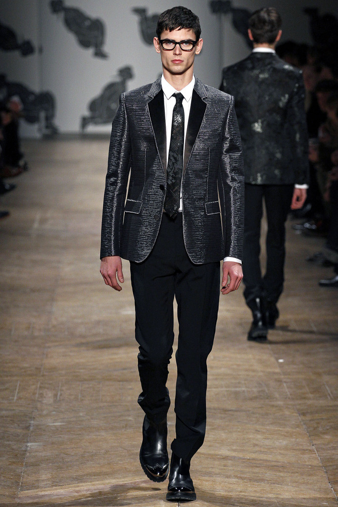 Viktor & Rolf 2013ﶬbDDƬ