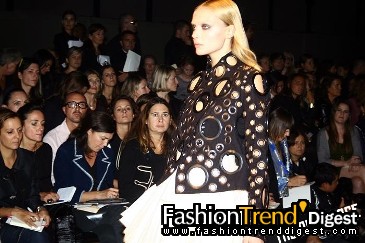GIVENCHY 08